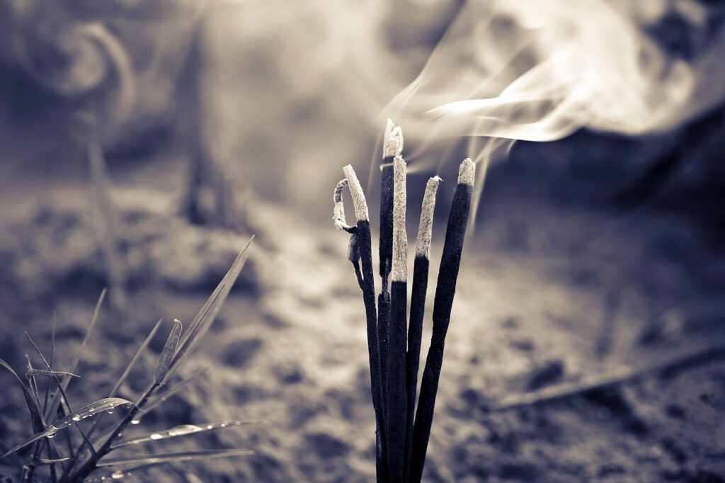 burn, burning, incenses-1119244.jpg